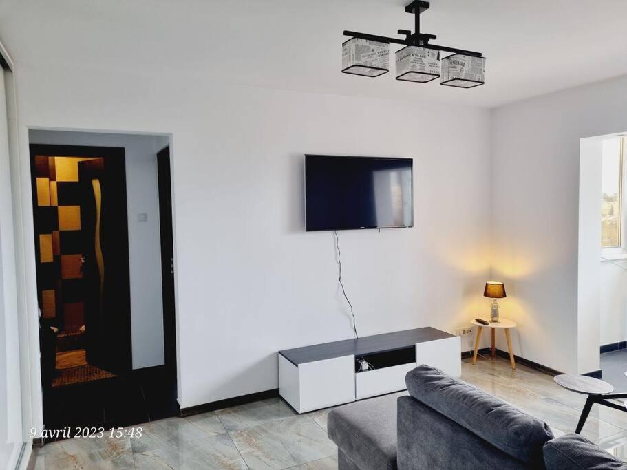 Le Nid D'Adam Appartamento Zărneşti Esterno foto